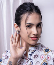 Load image into Gallery viewer, American Diamond Golden Unique Design Earring