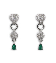 Load image into Gallery viewer, American diamond heart shape necklace Green stone