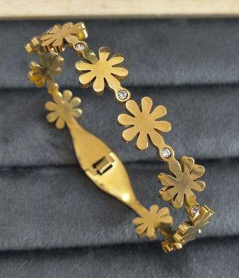 Golden Daisy Charm Bracelet