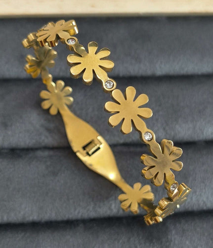 Golden Daisy Charm Bracelet