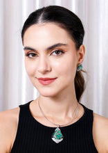 Load image into Gallery viewer, Green Pota Stone Necklace Set