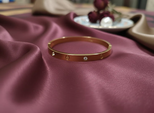 Luxe Solitaire Studded Bracelet