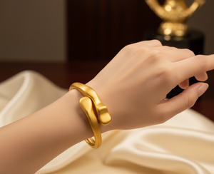 Fluid Grace Gold Bracelet