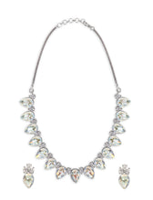 Load image into Gallery viewer, Swarovski Diamond shade Necklace Set