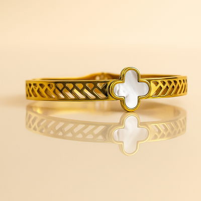 Eternal Clover Mother-of-Pearl Bracelet